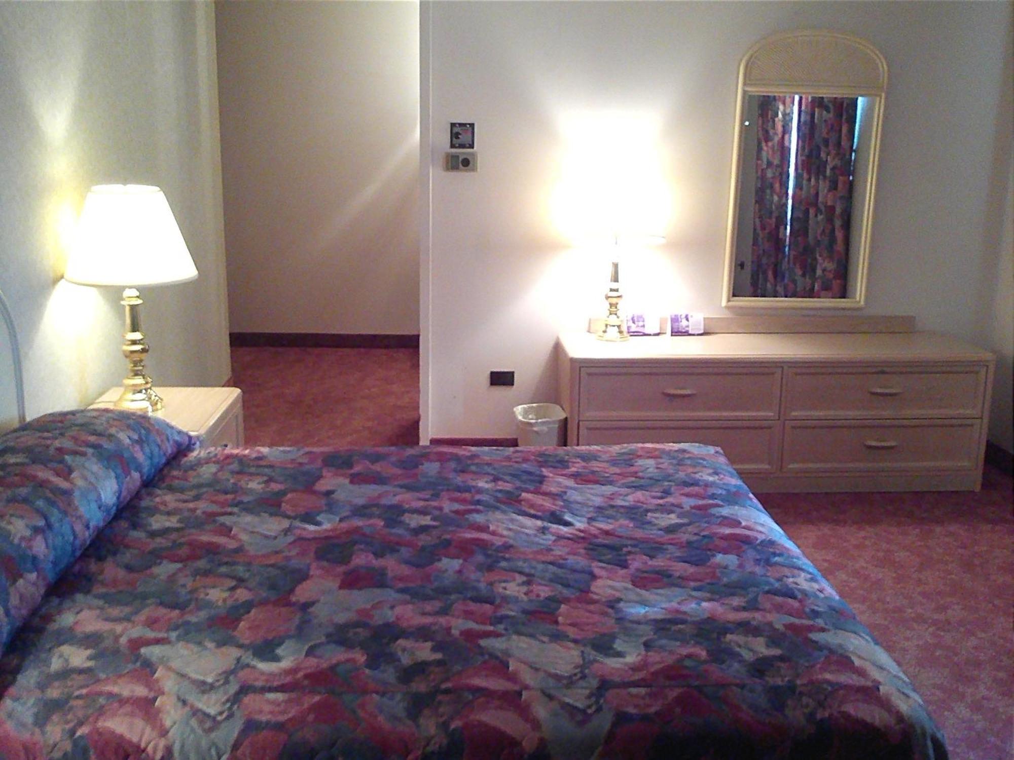 Empire Inn Brandon Ngoại thất bức ảnh