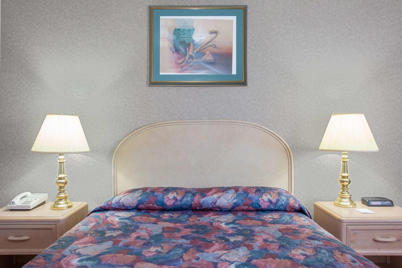 Empire Inn Brandon Ngoại thất bức ảnh