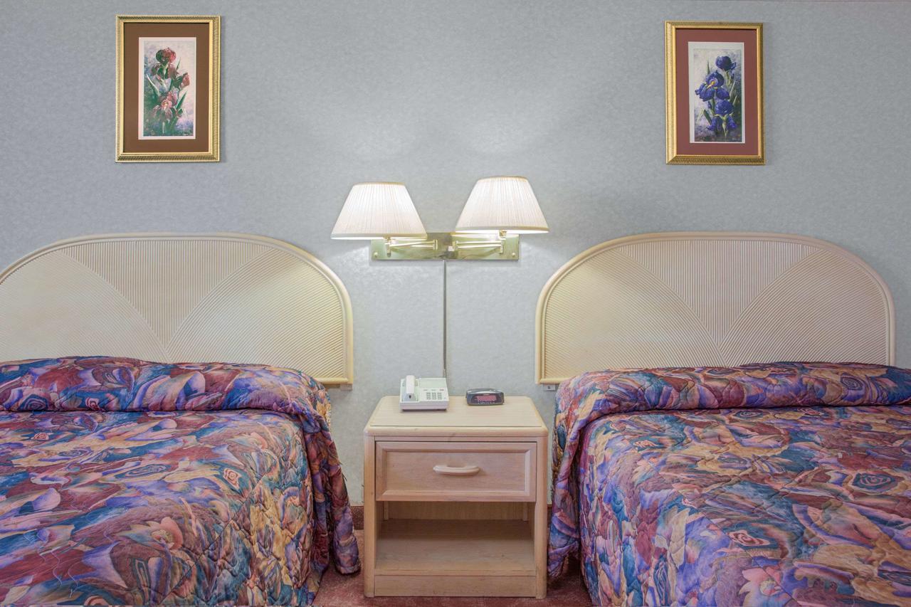 Empire Inn Brandon Ngoại thất bức ảnh