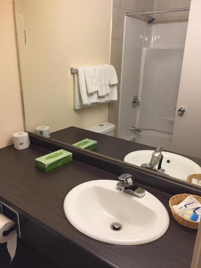 Empire Inn Brandon Ngoại thất bức ảnh