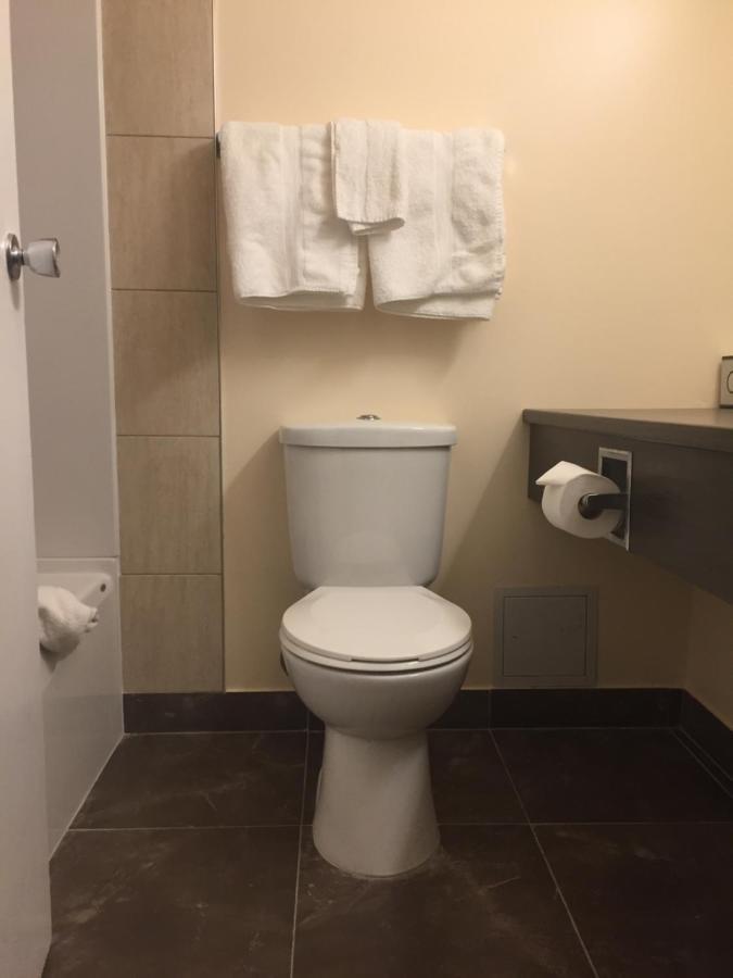 Empire Inn Brandon Ngoại thất bức ảnh